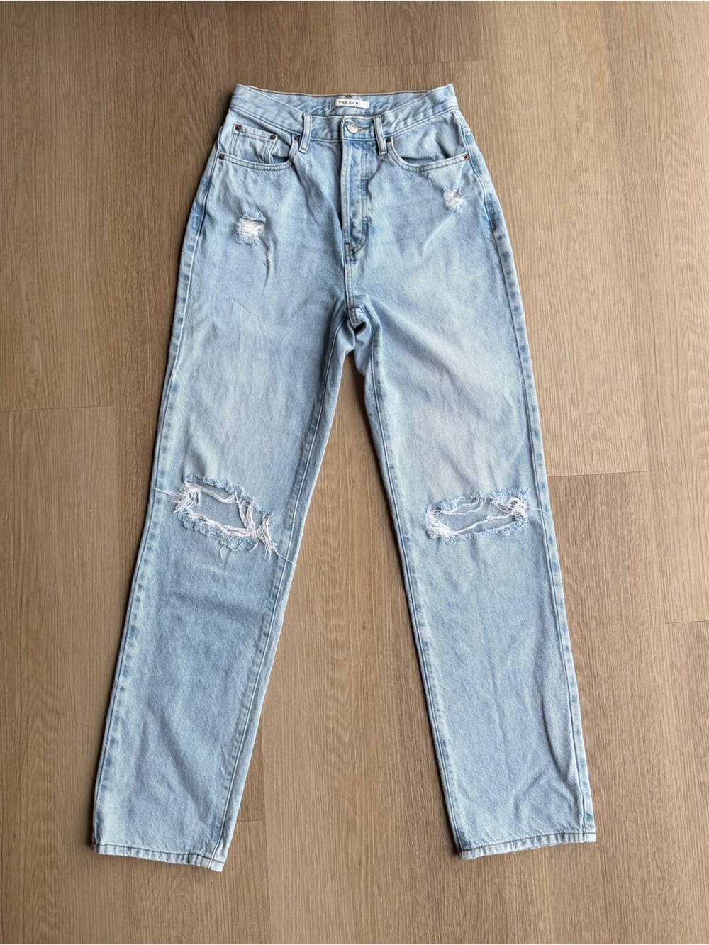 PacSun Woman’s Light Wash Distressed Straight-Leg Boyfriend Jeans Size 25